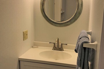 Bathroom sink