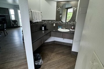 Bathroom sink