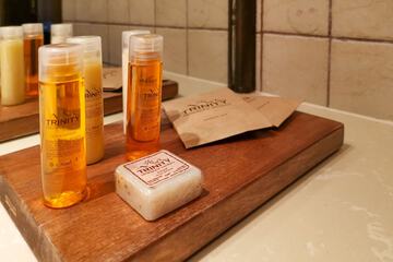Bathroom amenities