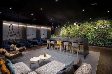 Lobby lounge