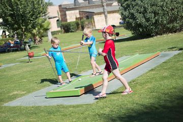 Mini-golf