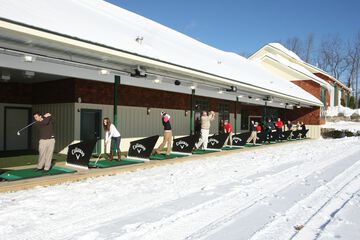 Indoor golf driving range