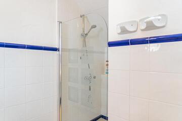 Photo 51