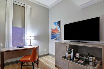 Room 40 of 60