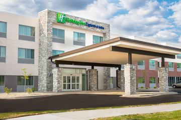 Holiday Inn Express & Suites Rock Falls by IHG