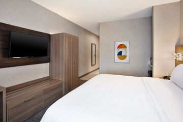 Room 80 of 121