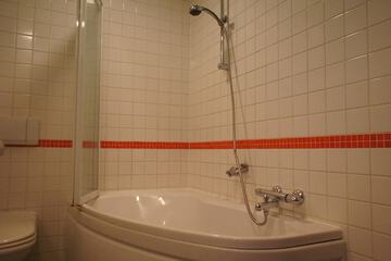 Jetted tub