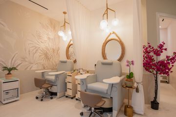 Nail salon