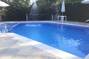 Pool waterfall