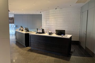 Check-in/check-out kiosk