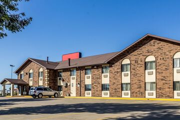 Econo Lodge North