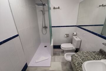 Bathroom shower