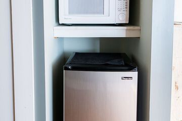 Mini-refrigerator