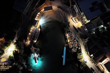Beach bar
