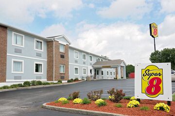 Super 8 by Wyndham Lexington / Hamburg Area