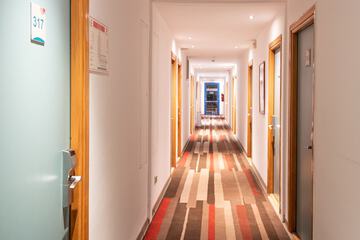 Handrails in hallways