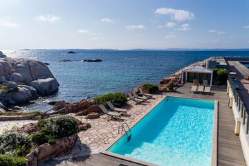 Rooftop pool