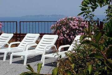 Sundeck