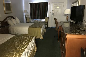 Magic Castle Inn & Suites
