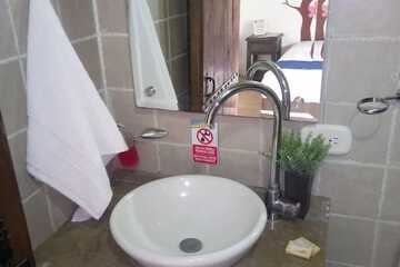 Bathroom sink