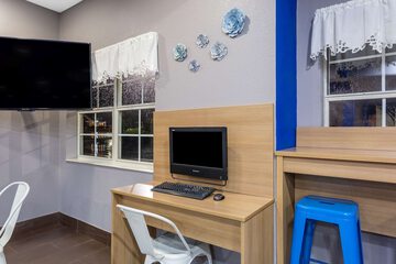 Business Center 24 of 24
