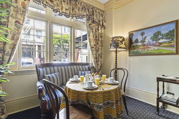 Breakfast area
