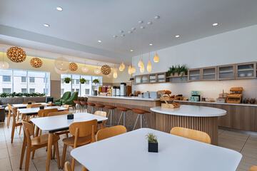 Breakfast/Coffee Service 62 of 81