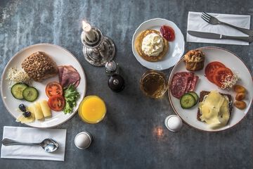 Breakfast meal