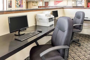 Clarion Hotel & Conference Center 24