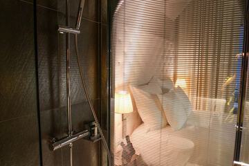 Bathroom shower