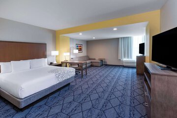 Room 27 of 44
