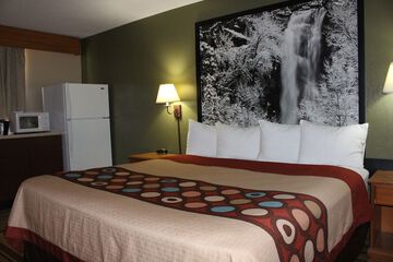 Room 24 of 40