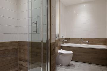 Bathroom shower