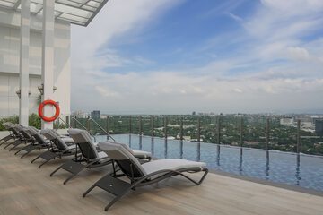 Rooftop pool