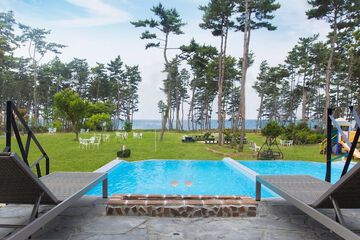 Private pool