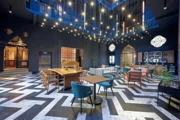 Lobby lounge