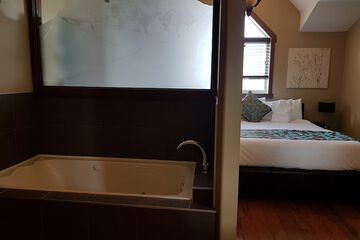 Jetted tub