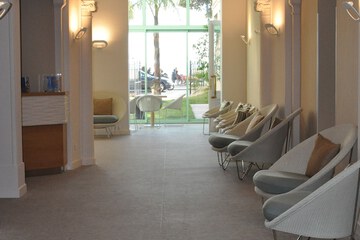 Lobby lounge