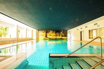 Exercise/lap pool