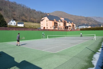Tennis court