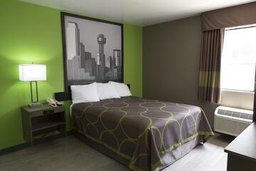 Room 11 of 37