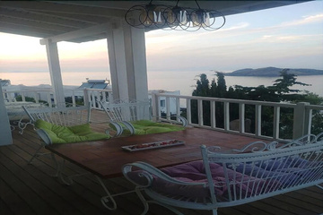 balcony