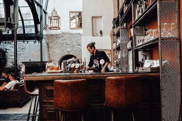Snack bar
