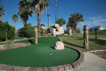 Mini-golf