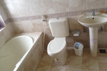 Deep soaking bathtub