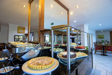 Food court