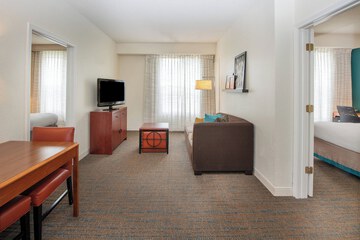 Room 32 of 48