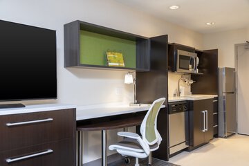 Room 14 of 37