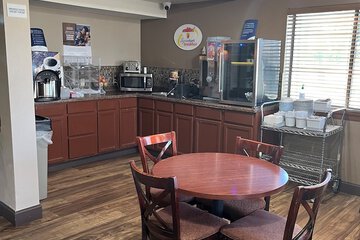 Breakfast/Coffee Service 19 of 20