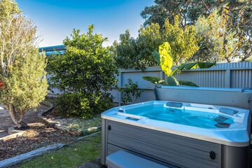 Private spa tub